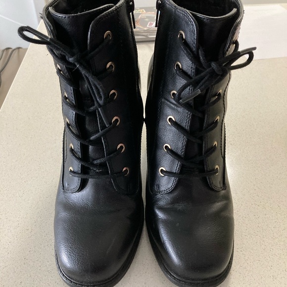 Black Heeled Boots Size 10 - Picture 3 of 4